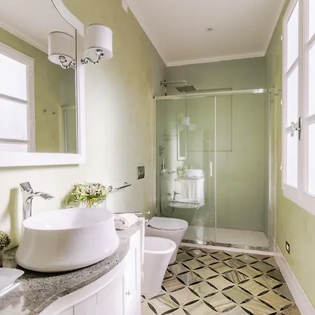 The Duchess Chambers, The Luxury Grand 3 Bedrooms Apartment *