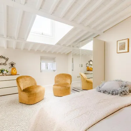 The Duchess Chambers, The Luxury Grand 3 Bedrooms Apartment Lucca