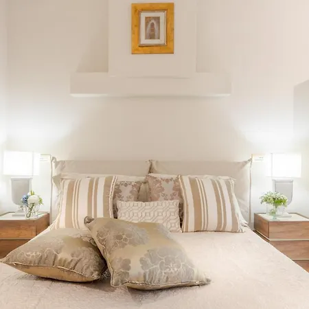 The Duchess Chambers, The Luxury Grand 3 Bedrooms Apartment Lucca